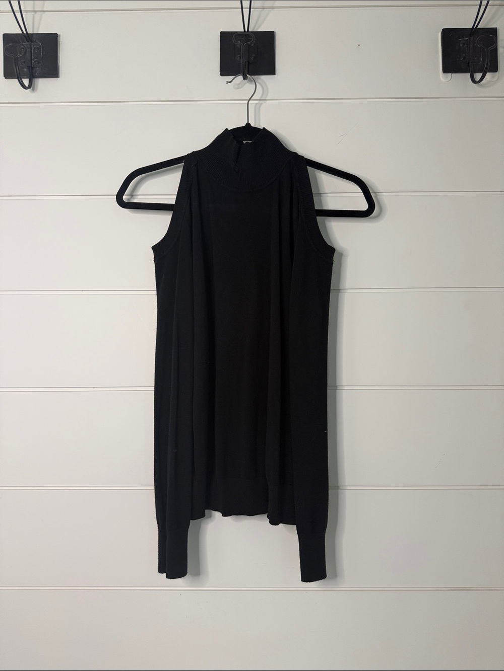 Cable & Gauge Black Ribbed Mock Neck Top
